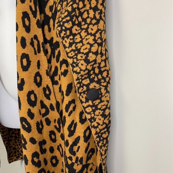 *NWT* CHICO'S Lagenlook Boho Animal Leopard Print Ruana Wrap Size S/M - Picture 2 of 8